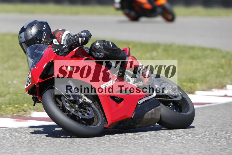 /Archiv-2025/48 25.08.2025 Cornu Master School ADR/rot-rouge/106